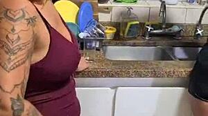 Friends Chatting Turns to Exhibitionist Flashing and Hard Vara Action