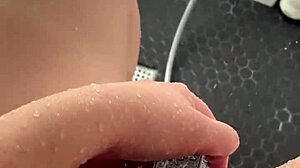 saudi arabian teen stepsis teases big pussy in sunny los angeles shower