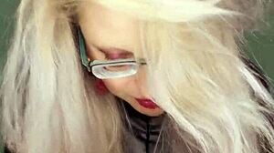 cuckolding sissy bimbo gets femdom jerk off orders