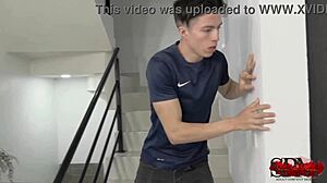 EL AMIGO DE MI HIJO ME DA UN MONSTRUOSO COJIDÓN EN DOGGY Y COWGIRL