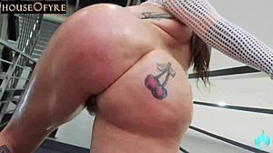 i can't stop watching anna chambers twerk her curves endlessly