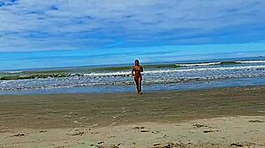 Brunette housewife gaps her big ass outdoors while masturbating hard