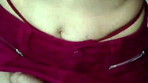 Encuentro vecina en lencería nueva y la cojo con creampie rico