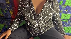 bihari girlfriend's tight pussy gets viral pounding in hindi mms