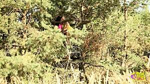 omg blond n brunette babes kissin lickin pussies outdoors got me shakin...