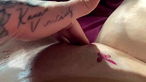 novinha SHOVES 4 fingers deep in tight pussy till she squirts hard