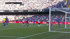 valencia cf suffers 2-4 defeat to dominant fc barcelona side