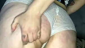 latina squirts rain from solo dildo teasing?