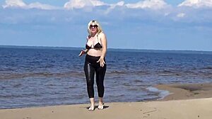 damn that big leather milf ass strutting beach in heels looks insane