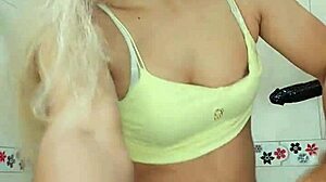 Rica Pollita Transsexual Thrusts Her Hard Cock Deep