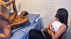 fique de voyeur vendo minha skinny slut taking huge anal creampie gaping