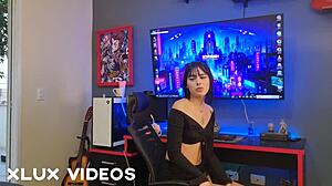 hey i bet my pussy in pc game and lost it to dad's friend