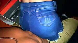 Famosinha from insta leaves party rides strangers in car jeans pulled down ass shaking.
