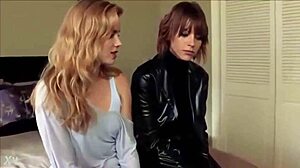 i get lost in this steamy lesbian kissing scene