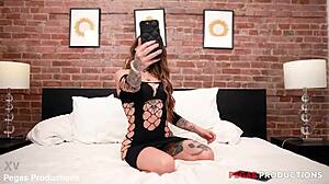 la belle sky fox chokes on julian august's rough deepthroat