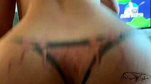 tirou a camisinha e me fodeu na frente do corninho gozou na boca