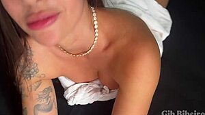 Meu amigo pau grande fode skinny latina housewife hard during dirty talk workout flashing big ass