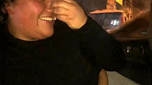 madre soltera chupa pinga en taxi por calles de lima