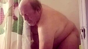 Shower play escalates with throbbing big cock deep inside