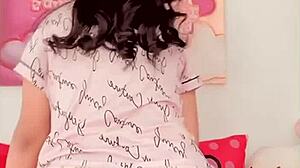 Esta culona regia perra monta dildo con ganas de puta en cowgirl