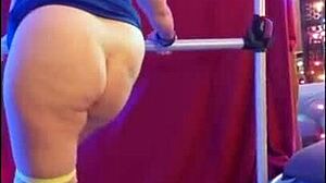 Hotwife Steffi Shakes Huge Pussy Lips In Seductive Dance PMV