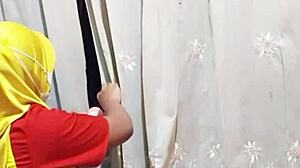 gadis hijab masturbates dildo pussy before work!