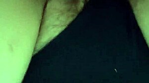 Comendo a buceta da esposa até gozar tudo dentro dela!!