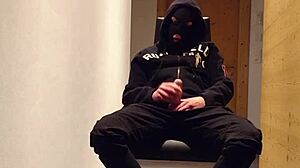 cum blasting all over my dirty sneaker now!!