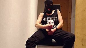 cum blasting all over my dirty sneaker now!!