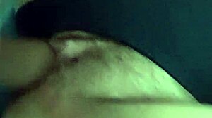 Comendo a buceta da esposa até gozar tudo dentro dela!!