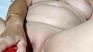 homemade housewife clit toy makes her orgasm wild?