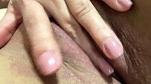 Curvy homemade latina young fat tits orgasmo real coño estrecho massage solo natural long hair