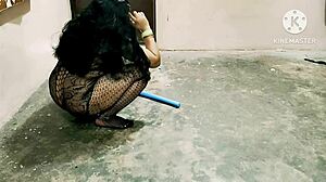 DESI GIRL BENT OVER TAKING BIG COCK DOGGYSTYLE