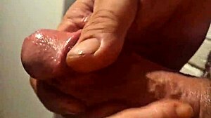 me n wife strippin down n playin sloppy with each other b4 fuckin