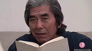 抵抗しても MILF's wild hips FORCE her to RIDE rough to ORGASM!