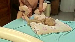 loirinha wants older guy on top making her cum so good