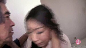 抵抗しても MILF's wild hips FORCE her to RIDE rough to ORGASM!