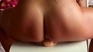 i ride dildo deep in my fat ass shaking it hard