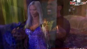 ブロンド英国熟女のナイロン破れながら絶叫オーガズムポンド