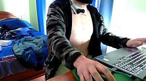 sensual arnoldsylver cums hard on cam chat