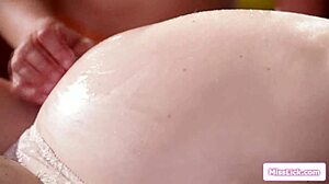 Pregnant Karla Kush Pussy Licked Sensually by Milf