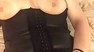 Damn hot chubby babe moans loud vibrating her fat pussy to squirting orgasm 😩🔥