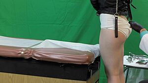 scarlett johnson gags deepthroats during vag inspection