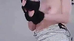 Koreana novinha fingers pussy solo so hot damn!!