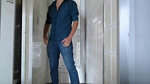 Homemade Brunette Latina Wife Heyya Sucks Delivery Guys with Sexy Blowjob and Water