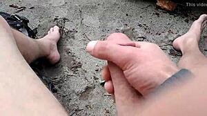 hey wanna see me masturbate publicly on this beach? 🌊