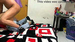 i score hot hookup on public transport ride... damn!!