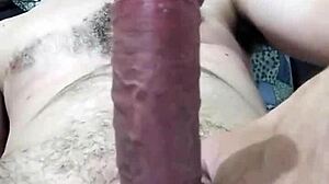 close-up cock stroke sesh 😏 andré sorocaba