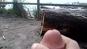 hey wanna see me masturbate publicly on this beach? 🌊