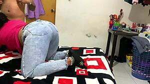 i score hot hookup on public transport ride... damn!!